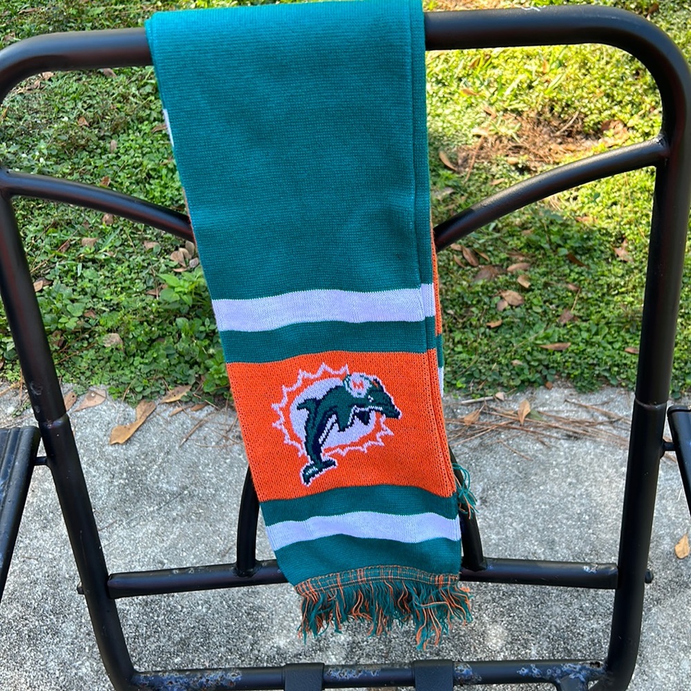 Dolphin Scarf